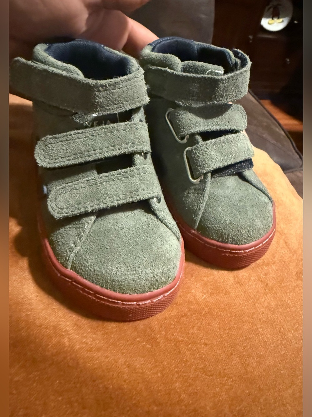 VEJA Kids Suede High-Top Sneakers in Olive Green